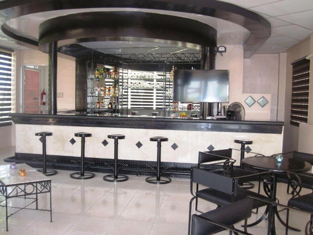 Alicia Hotel & Restaurant Legazpi Buitenkant foto